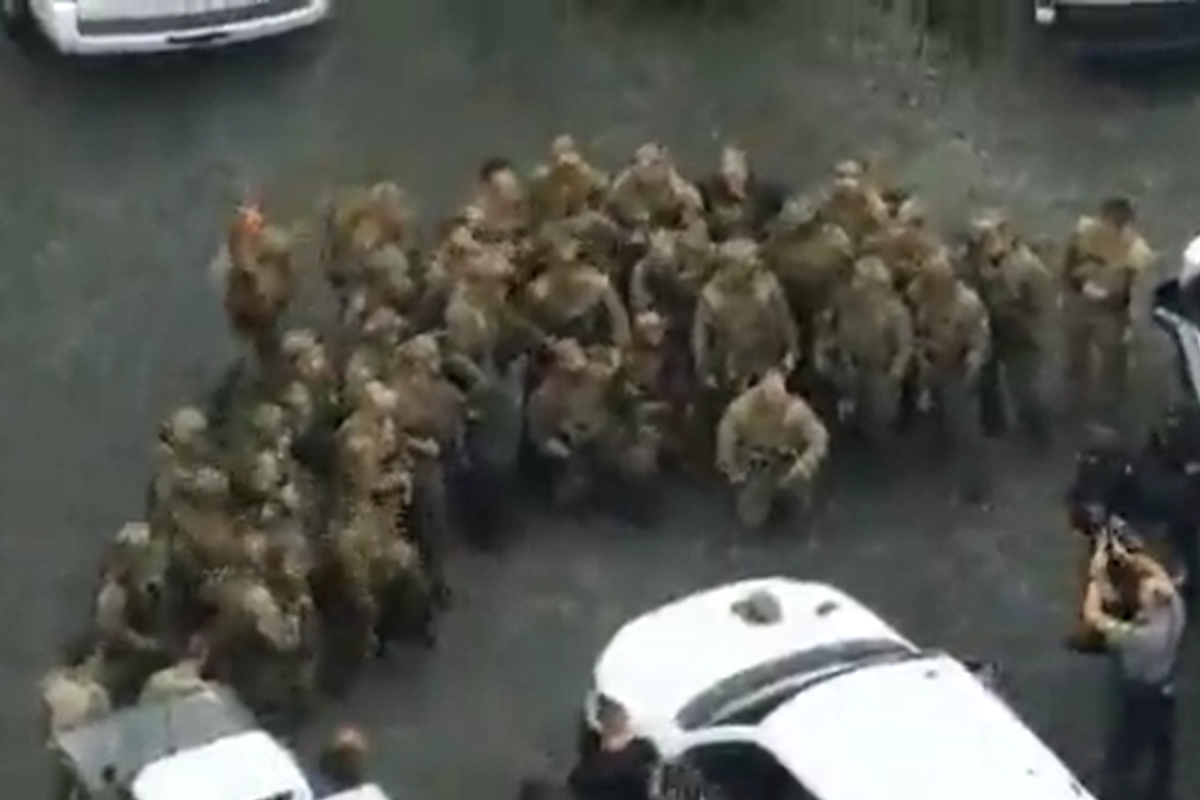 Pennsylvania police pose with captured Danelo Cavalcante after he led(02)
